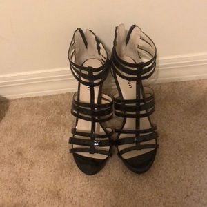 🖤 Beautiful black cage heels 🖤